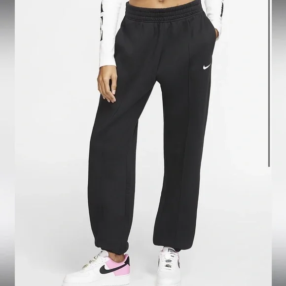 Nike essentials sweatpants - Picture 2 of 7